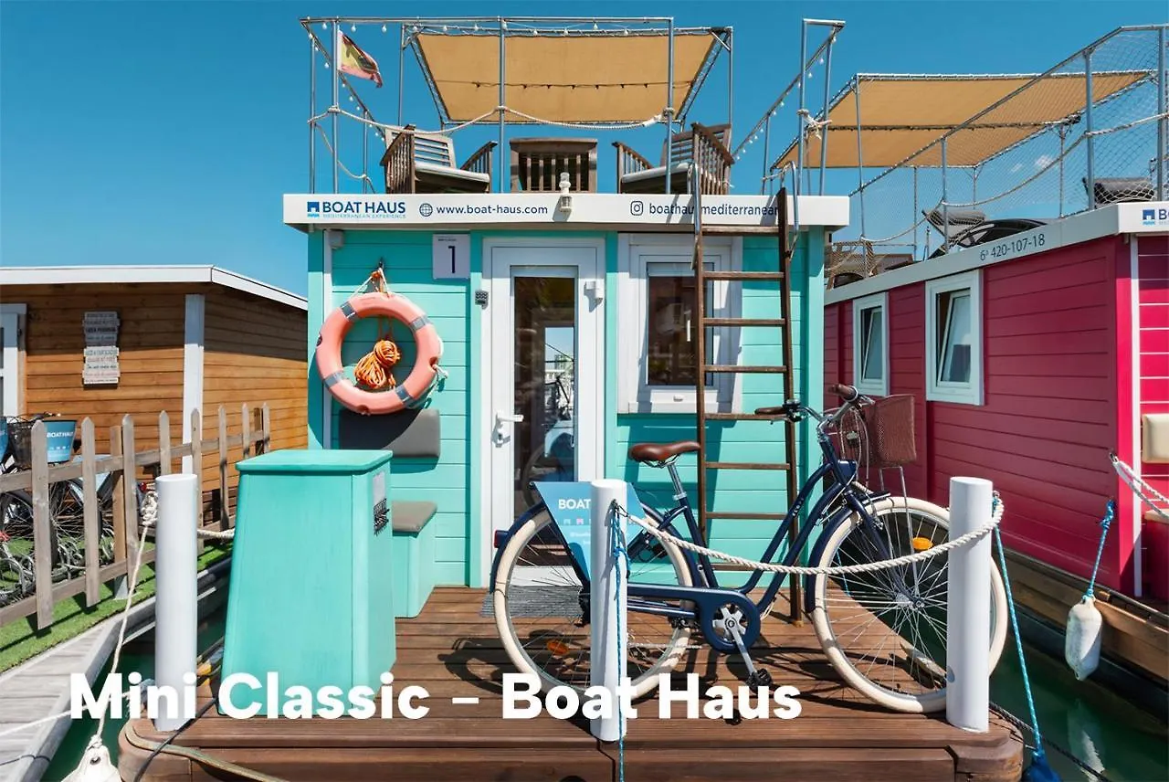 Botel Boat Haus - Mediterranean Experience  La Línea de la Concepción