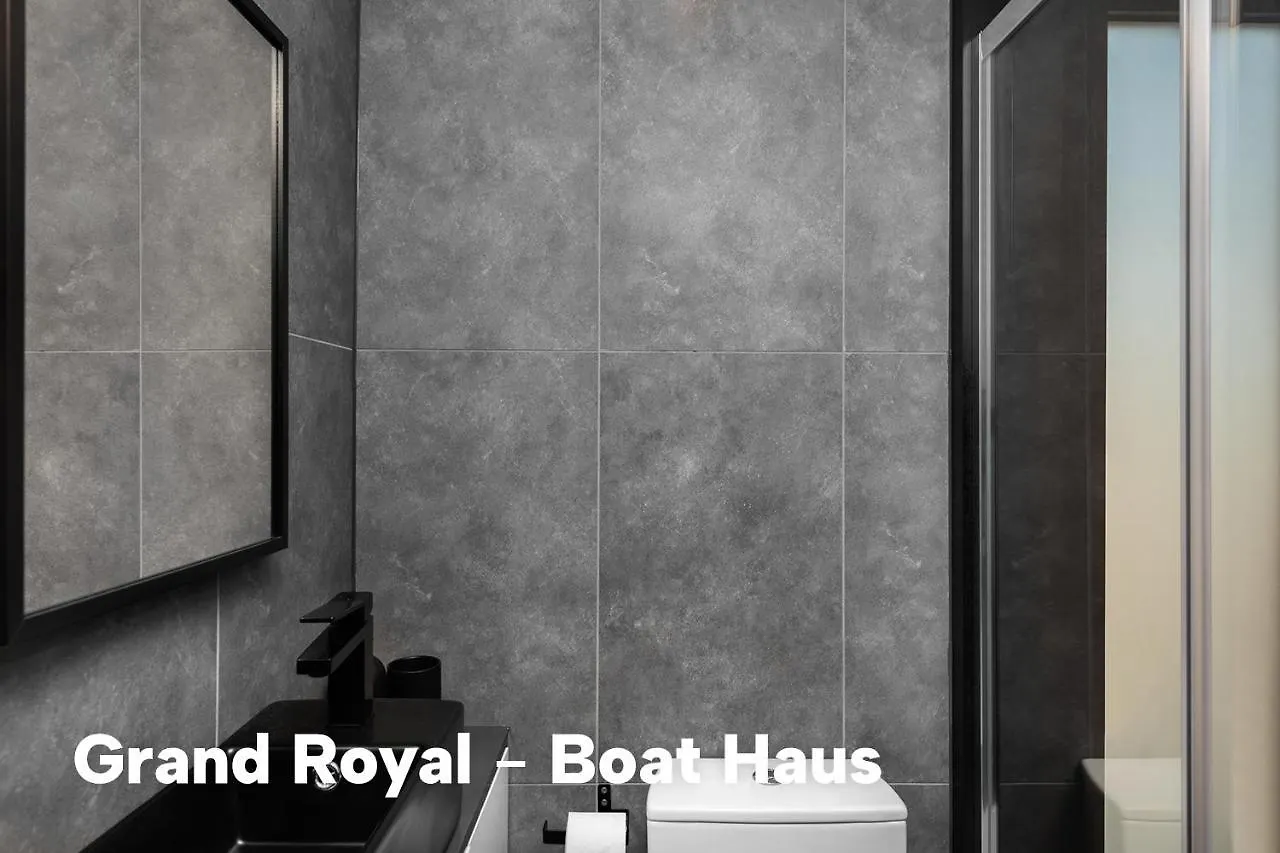 Botel Boat Haus - Mediterranean Experience  La Línea de la Concepción