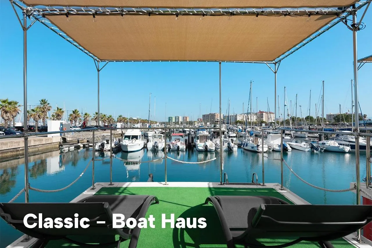 Boat Haus - Casas Flotantes Frente A Gibraltar Hotel La Linea de la Concepcion 3*,
