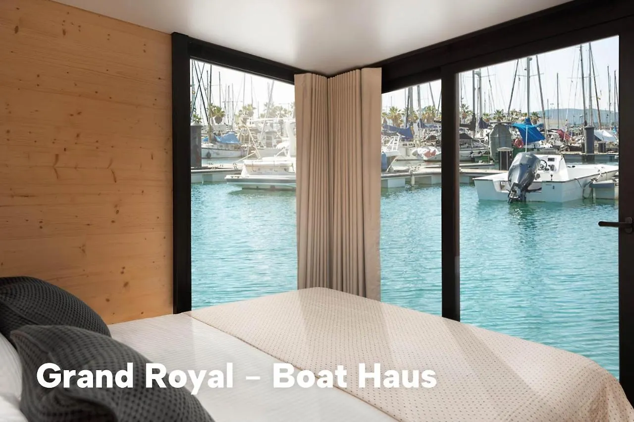 Boat Haus - Casas Flotantes Frente A Gibraltar Hotel La Linea de la Concepcion 3*,