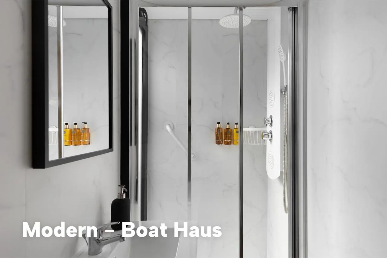 Boat Haus - Mediterranean Experience  La Línea de la Concepción