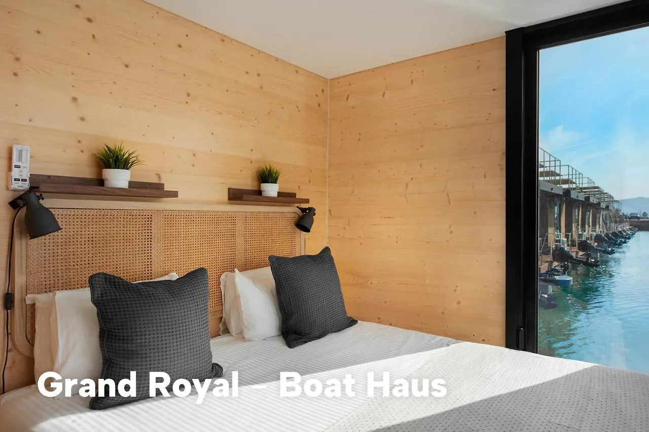 Boat Haus - Casas Flotantes Frente A Gibraltar Hotel La Linea de la Concepcion 3*,