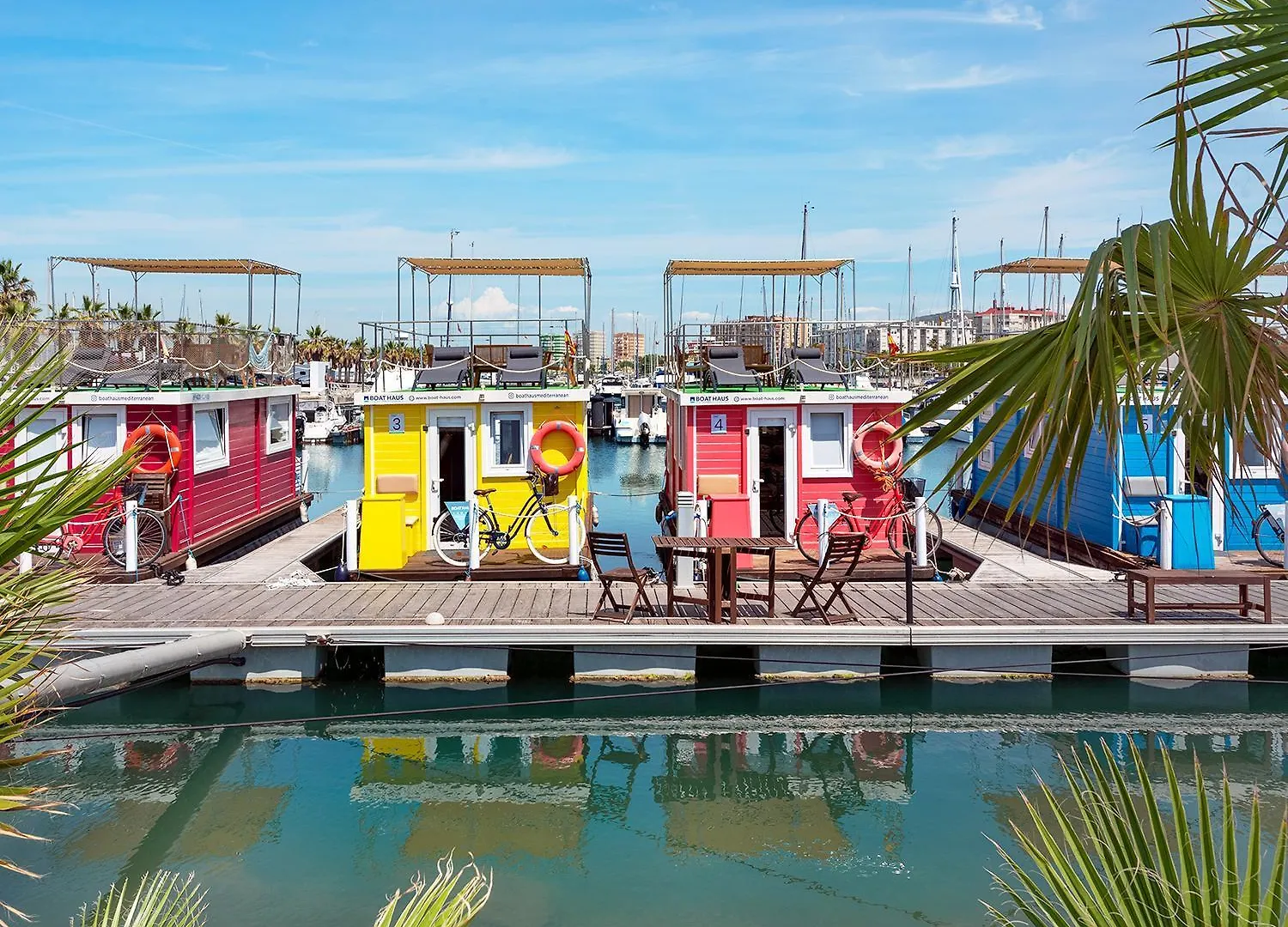 Botel Boat Haus - Mediterranean Experience  La Línea de la Concepción