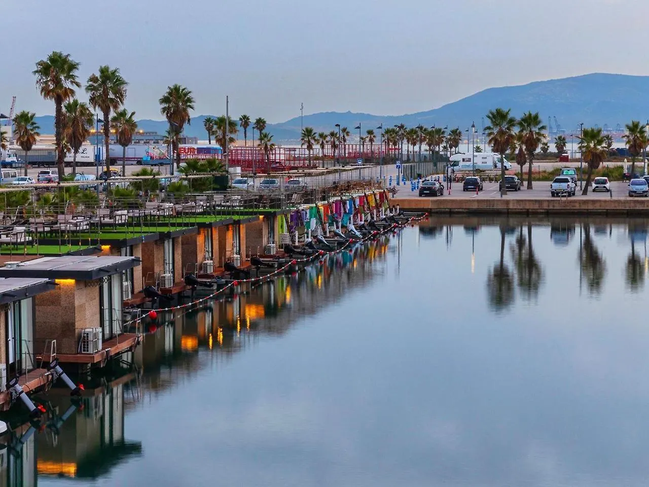 Boat Haus - Mediterranean Experience  La Línea de la Concepción Spanien