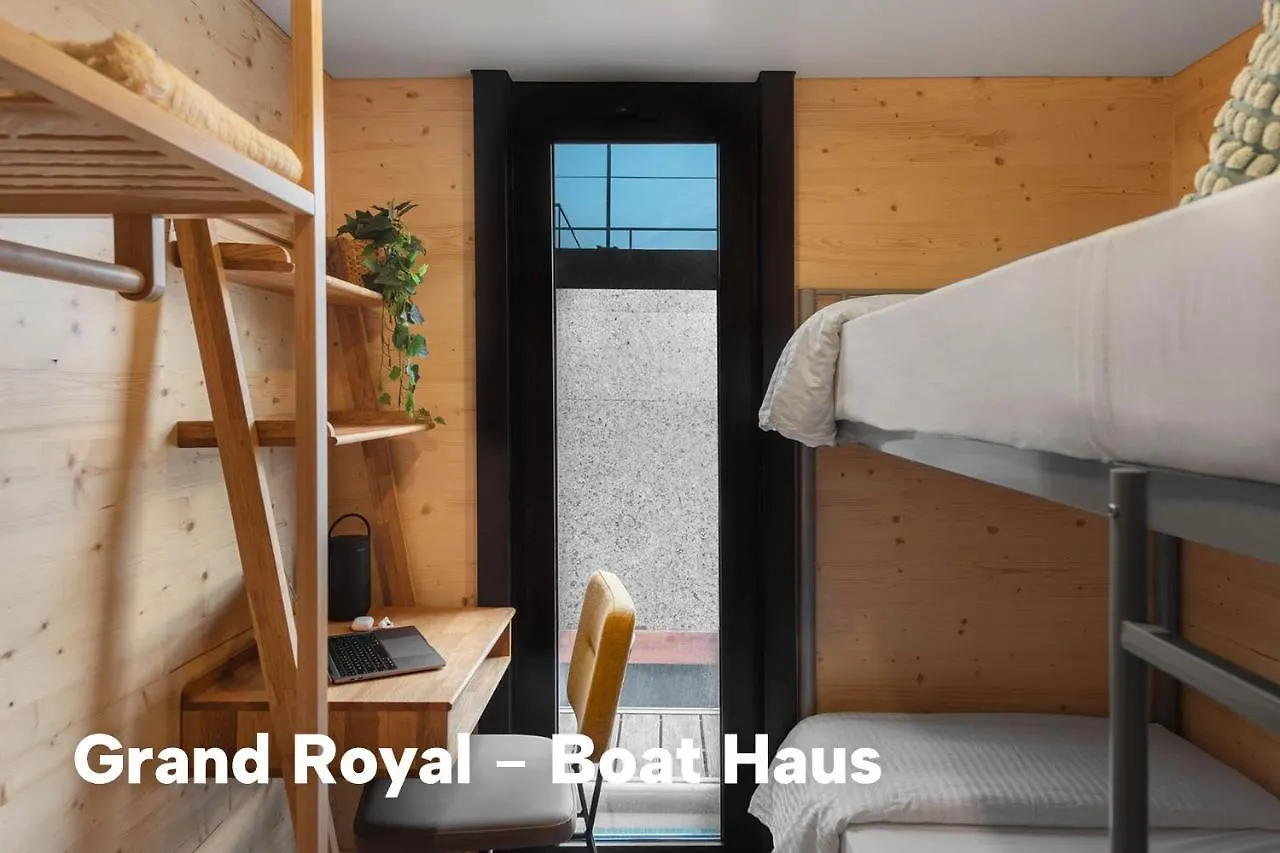 *** Tekne Boat Haus - Casas Flotantes Frente A Gibraltar Otel La Línea de la Concepción İspanya