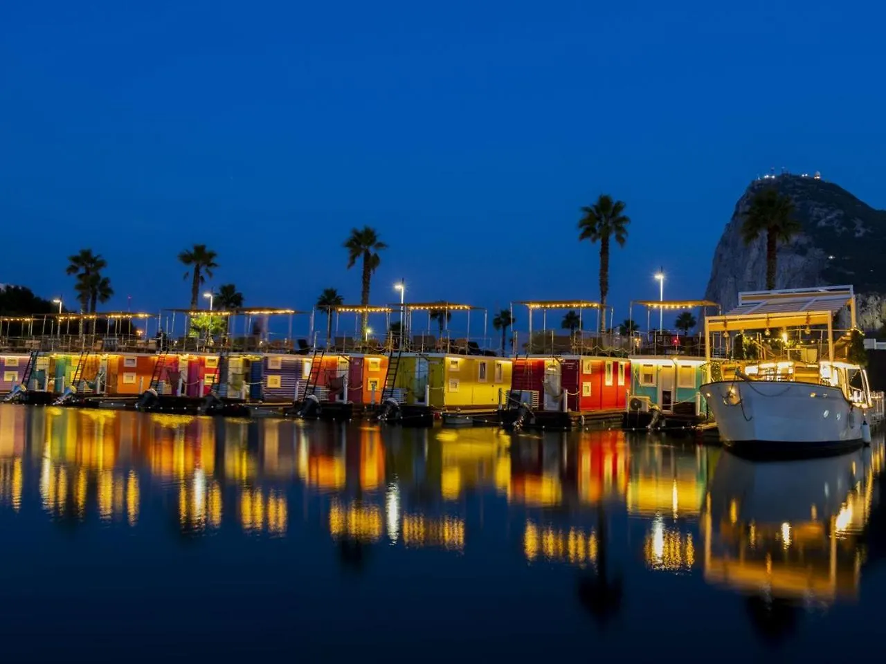 Boat Haus - Mediterranean Experience  La Línea de la Concepción 3*,  Espagne